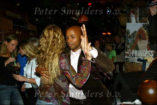 Rotterdam 24 augustus 2003
Surprise feestje inge de bruijn in baja beachclub
Inge de Bruijn met Humberto Tan