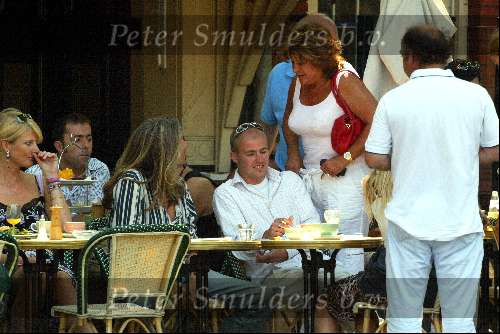 Amsterdam 4 augustus 2003
Jan Vayne op terras en Christine Kroonenberg
