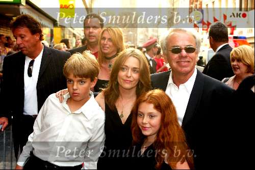 Amsterdam 4 augustus 2003
Premiere Tomb Raider in tushinski
Jan de Bont en gezin