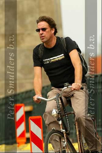 Amsterdam 1 augustus 2003
Joost zwagerman op fiets