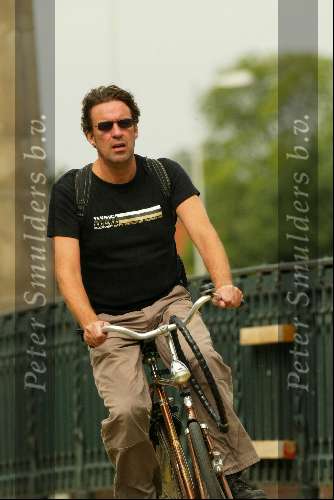 Amsterdam 1 augustus 2003
Joost zwagerman op fiets