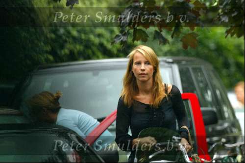 Naarden 28 augustus 2003
Linda de Mol brengt Julian naar school