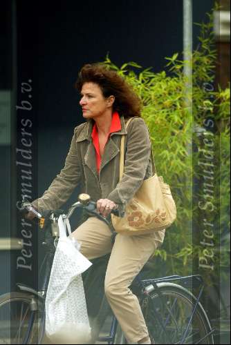Amsterdam 28 augustus 2003
Linda v Dijck op de fiets