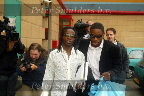 Rotterdam 29 augustus 2003
Regilio Tuur verlaat gevangenis de schie in rotterdam samen met zijn broer