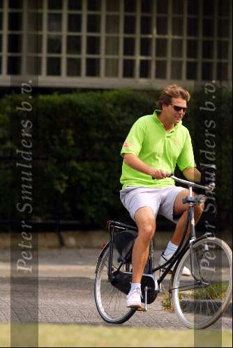 Amsterdam 2 augustus 2003
Reinout Oerlemans op de fiets