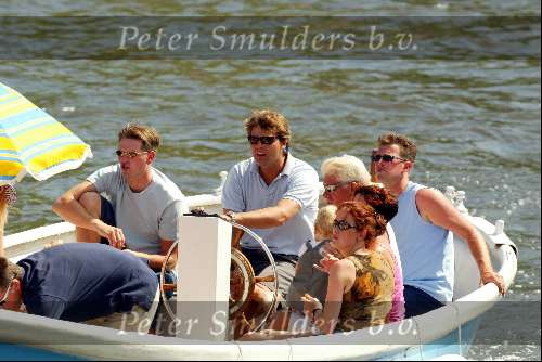 Amsterdam 10 augustus 2003
Reinout Oerlemans, Danielle Overgaag en Tijmen varen met boot met hun families