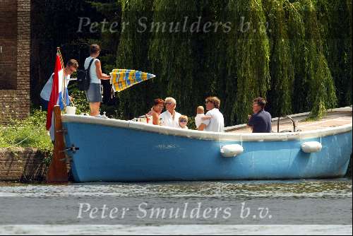 Amsterdam 10 augustus 2003
Reinout Oerlemans, Danielle Overgaag en Tijmen varen met boot met hun families