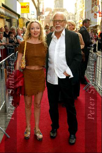 Amsterdam 4 augustus 2003
Premiere Tomb Raider in tushinski
Rob Houwer met vriendin