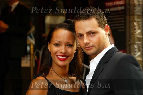 Amsterdam 4 augustus 2003
Premiere Tomb Raider in tushinski
Sonja Silva met vriend