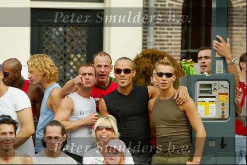Amsterdam 2 augustus 2003
Gay parade door de amsterdamse grachten.
Stanley Burlesson