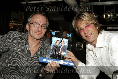 Bloemendaal 31 augustus 2004
Feestje radio Veronica bij strandtent Vroeger.
Adam Curry  en Jeroen v Inkel