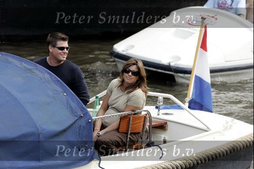 Amsterdam 1 augustus 2004
Martijn Krabbe met Amanda (zwanger) en Bikkel op sloep varen  in Amsterdam