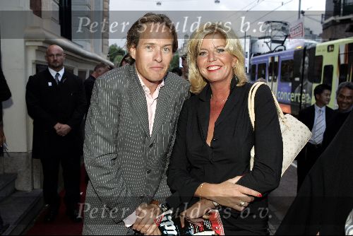 Amsterdam 25 augustus 2004
Presentatie nieuwe blad Zuid .
Jort Kelder met Angela Hoogeveen