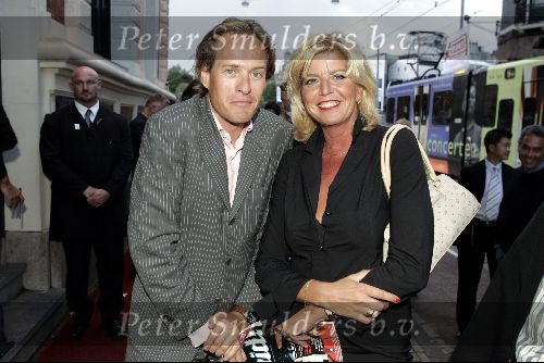 Amsterdam 25 augustus 2004
Presentatie nieuwe blad Zuid .
Jort Kelder met Angela Hoogeveen
