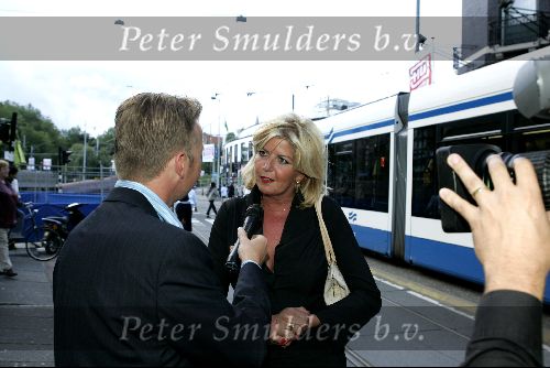 Amsterdam 25 augustus 2004
Presentatie nieuwe blad Zuid .
Angela Hoogeveen met Frank Awick
