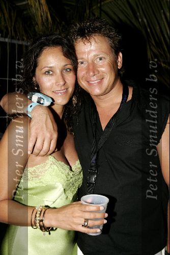 Curacao 13 augustus 2004
Marco Borsato optreden op Mambo Beach. Armando Borsato met vriendin