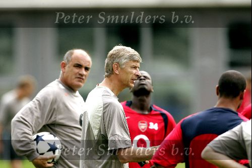 Amsterdam 31 juli 2004
Arsene Wenger tijdens training van Arsenal