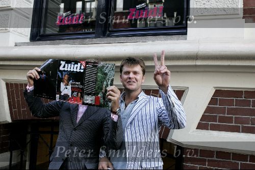 Amsterdam 25 augustus 2004
Presentatie nieuwe blad Zuid .
Jort Kelder en Beau v Erven Dorens