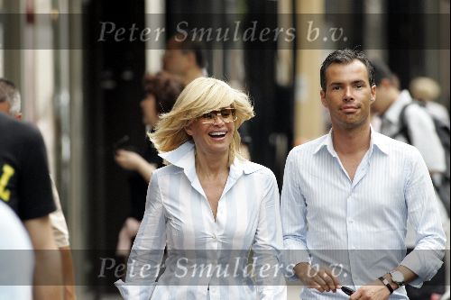 Amsterdam 7 augustus 2004
Connie Breukhoven met PA Edwin op de PC Hooftstraat