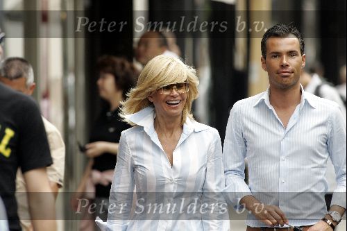 Amsterdam 7 augustus 2004
Connie Breukhoven met PA Edwin op de PC Hooftstraat
