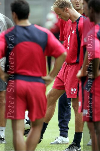 Amsterdam 31 juli 2004 
Dennis Bergkamp tijdens training van Arsenal