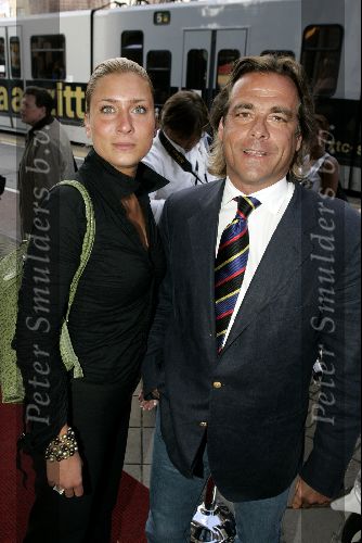 Amsterdam 25 augustus 2004
Presentatie nieuwe blad Zuid .
Dick Pesschar met vriendin