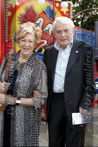 Amsterdam 3 augustus 2004
Ellen Vogel met man bij premiere circus Renz