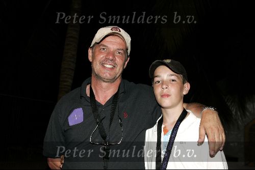 Curacao 13 augustus 2004
Marco Borsato optreden op Mambo Beach.      
Ger de Wit met zoon