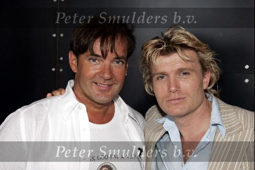 Loosdrecht 31 augustus 2004
Persconferentie Gerard Joling bij Zin in Loosdrecht.
Gerard Joling met   Hans Klok