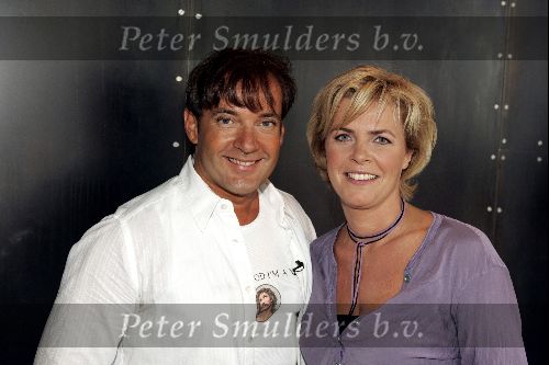 Loosdrecht 31 augustus 2004
Persconferentie Gerard Joling bij Restaurant Zin.
Irene Moors en  Gerard Joling