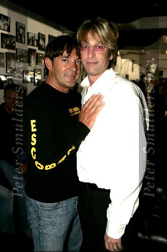 Bloemendaal 31 augustus 2004
Feestje radio Veronica bij strandtent Vroeger.
Adam Curry en Gerard Joling.