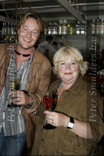 Bloemendaal 31 augustus 2004
Feestje radio Veronica in strandtent Vroeger.
Tineke de Nooy en Gijs Staverman
