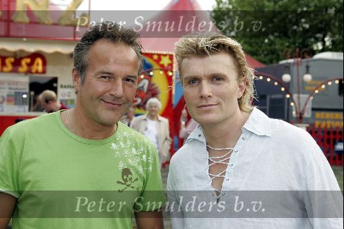 Amsterdam 3 augustus 2004
Premiere circus Renz. 
Hans Klok met vriend