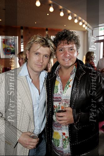 Loosdrecht 31 augustus 2004
Persconferentie Gerard Joling bij Zin in Loosdrecht.
Rene Froger en Hans Klok