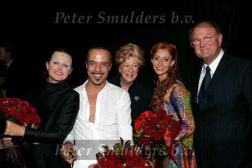 Den Haag 30 augustus 2004
Premiere Passion in schouwburg Den Haag.
Stanley Burlesson   Vera Mann en Pia Douwes   Joop v d Ende en Ellen Vogel