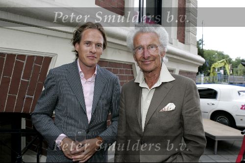 Amsterdam 25 augustus 2004
Presentatie nieuwe blad Zuid .
Jort Kelder met Harry Mulisch
