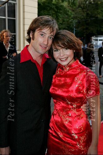 Den Haag 30 augustus 2004
Premiere Passion in schouwburg Den Haag.
Maaike Widdershoven met man