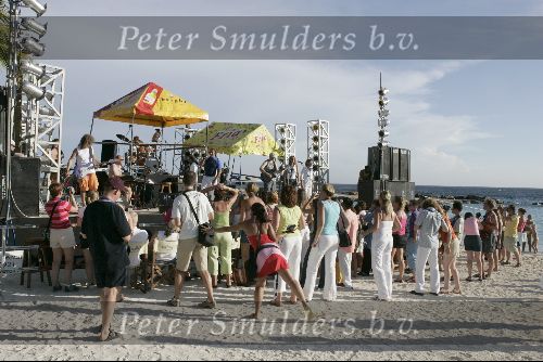 Curacao 13 augustus 2004
Marco Borsato optreden op Mambo Beach. 
Soundcheck!!