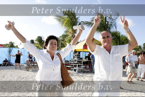 Curacao 13 augustus 2004
Marco Borsato optreden op Mambo Beach.
Peter Tuinman met vrouw Inge