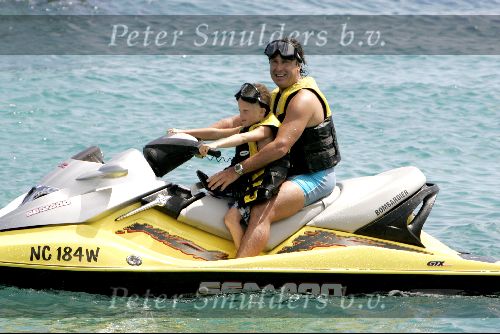 Curacao 16 Augustus 2004
Marco Borsato met Senna en Luca  Borsato op jetski