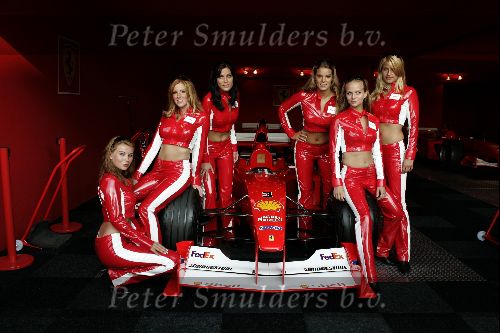 Zandvoort 7 augustus 2004
Marlboro promotieteam  op circuit zandvoort