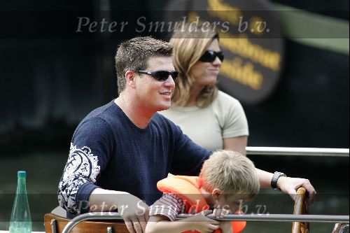 Amsterdam 1 augustus 2004
Martijn Krabbe met Amanda (zwanger) en Bikkel op sloep varen  in de grachten van Amsterdam
