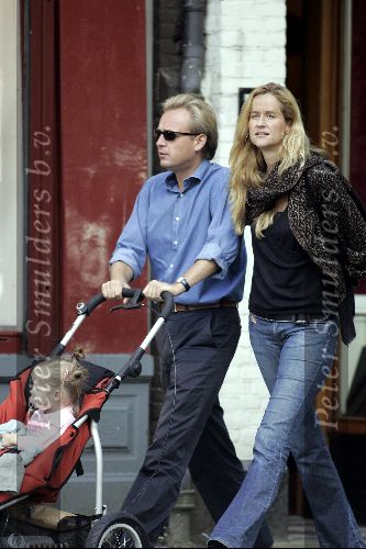 Amsterdam 28 augustus 2004
Paulien Huizinga met Mike Dobbinga op Cornelis Schuytstraat