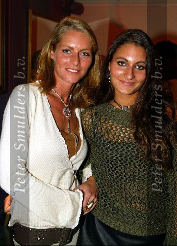 Loosdrecht 31 augustus 2004
Persconferentie Gerard Joling bij Zin in Loosdrecht.
Milika Peterzon met dochter