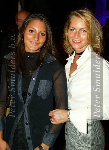 Loosdrecht 31 augustus 2004
Persconferentie Gerard Joling bij Zin in Loosdrecht.
Milika Peterzon met dochter