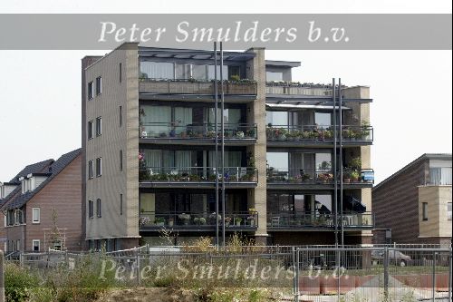 Houten 6 augustus 2004
Nico Zwinkels zijn appartement staat te koop