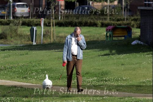 Houten 28 augustus 2004
Nico Zwinkels hond uitlaten