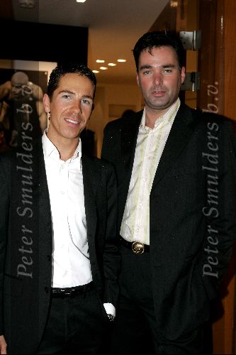 Amsterdam 27 augustus 2004
Feestje bij Armani op PC Hooftstraat. 
Paul Schulten met vriend