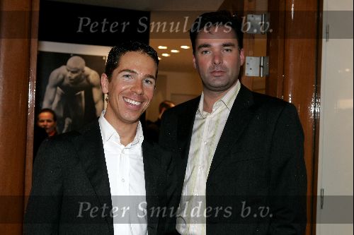 Amsterdam 27 augustus 2004
Feestje bij Armani op PC Hooftstraat. 
Paul Schulten met vriend
