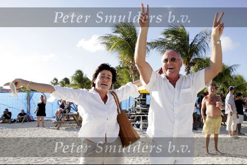 Curacao 13 augustus 2004
Marco Borsato optreden op Mambo Beach. Peter Tuinman met vrouw Inge
